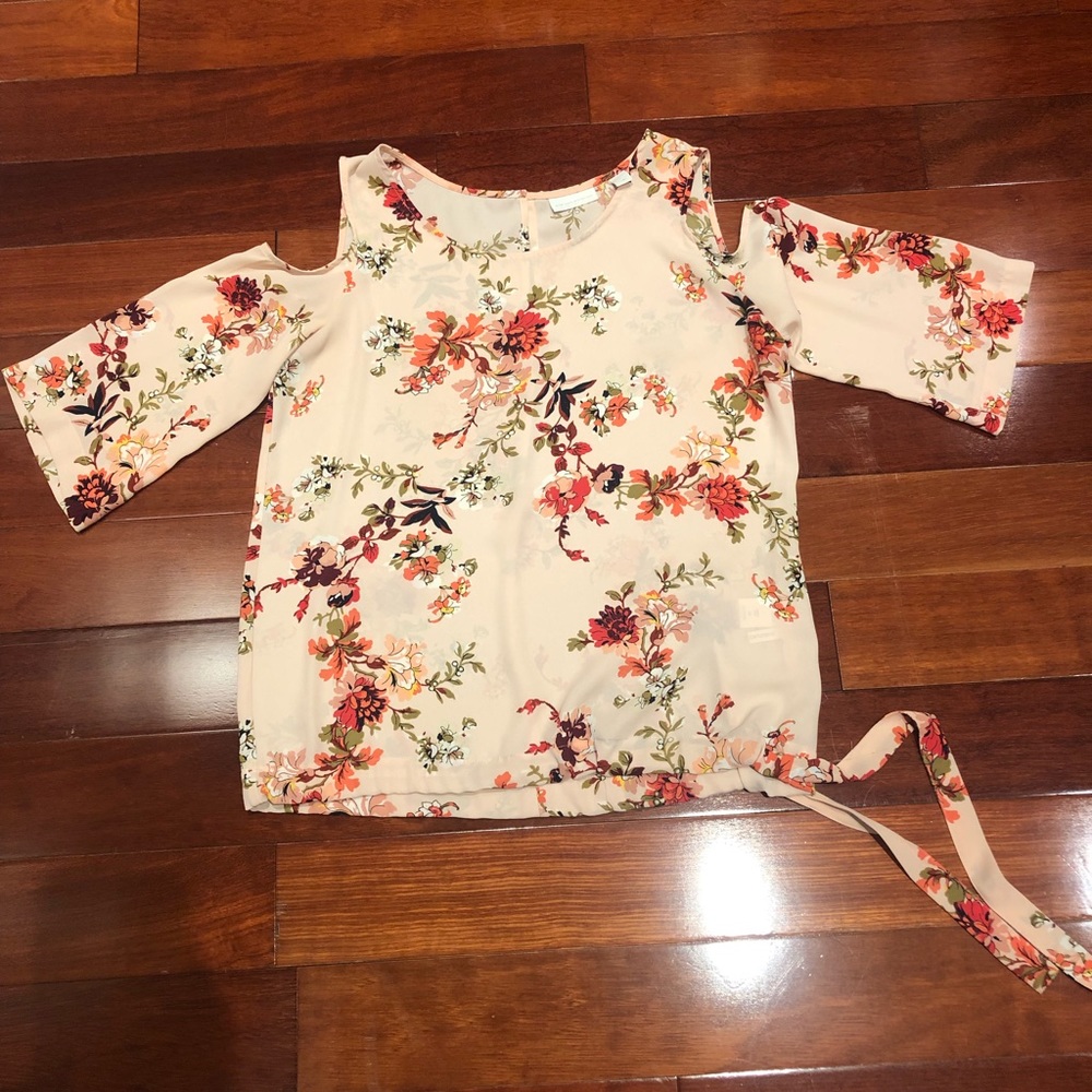 Cold shoulder NY&Company xs pink floral blouse